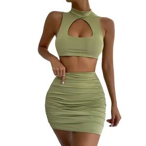 🆓 2 Piece Set Light Green